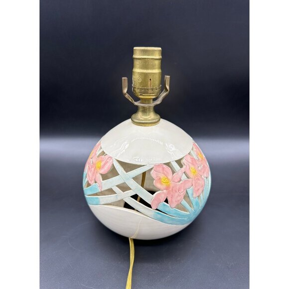 Vintage Art Pottery Lamp Pink Iris Flowers David Nelson Cut Out Floral Cottage - Picture 2 of 10